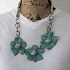 Woman’s unique 3 dimensional Enamel Flower Necklace with sliver tone metal